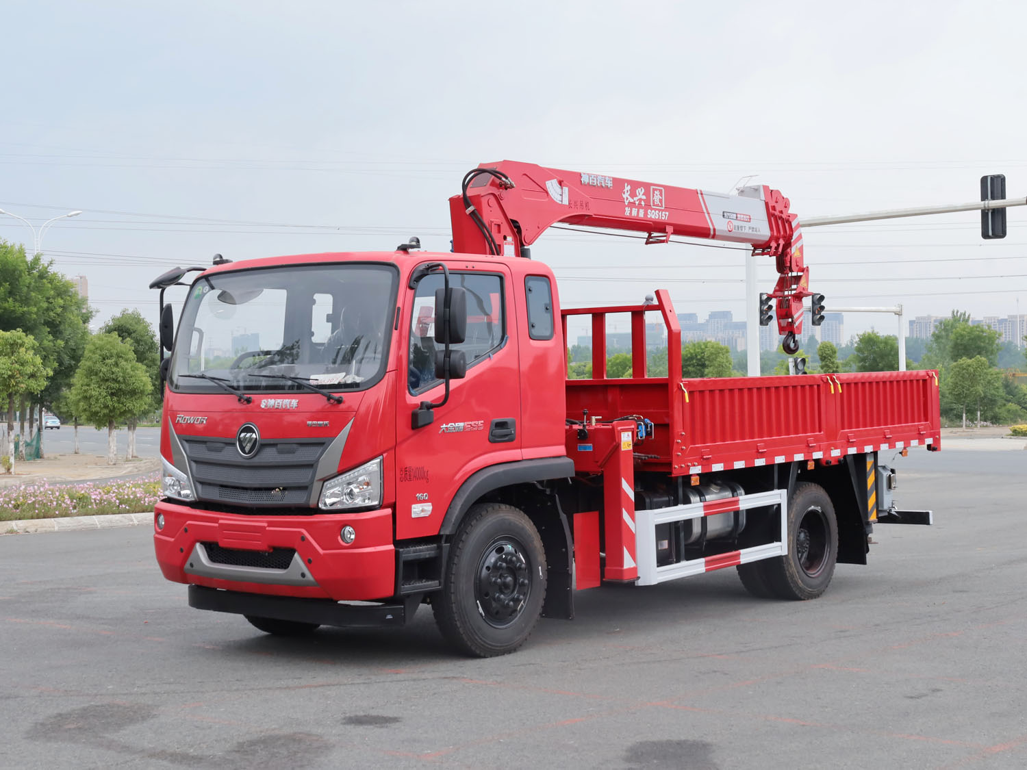 福田瑞沃排半上裝長興發財版6.3噸直臂式吊機