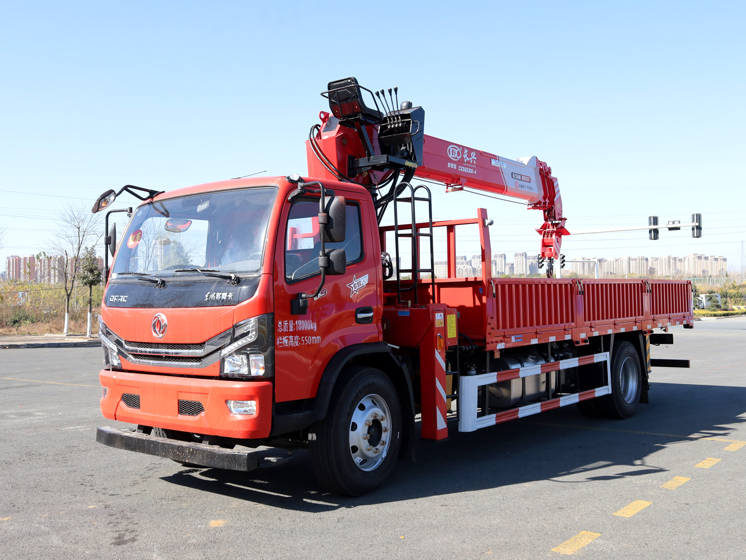 東風多利卡D8單排上裝長興8噸直臂式吊機