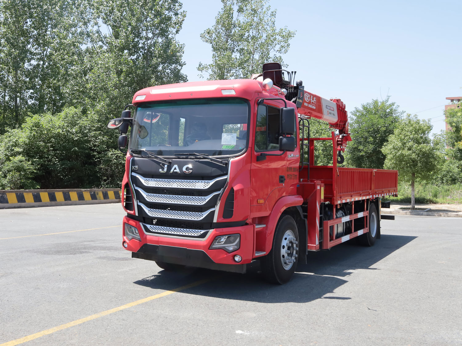 江淮格爾發(fā)K5W單橋上裝長(zhǎng)興質(zhì)尊版8噸直臂式吊機(jī)