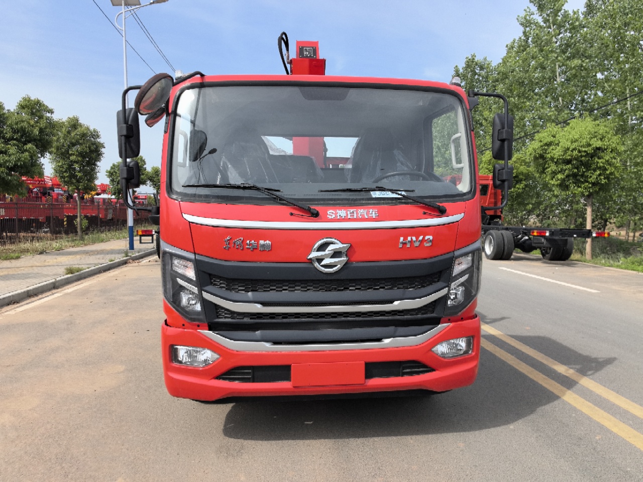東風(fēng)華神藍(lán)牌隨車吊
